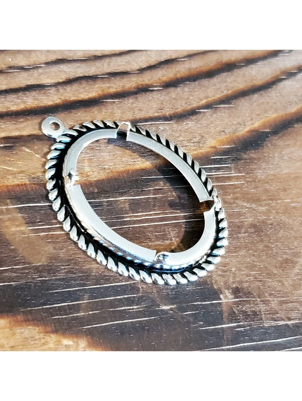 Sterling Silver Plated Rope Edge 25x18mm Oval Cabochon Pendant Prong Setting